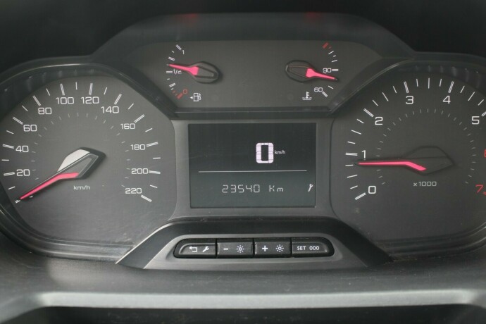 peugeot-partner-diesel-2020-big-13