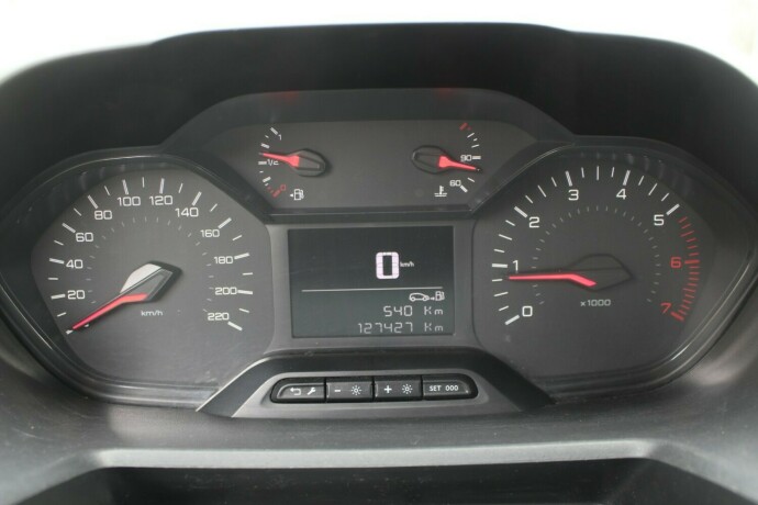 peugeot-partner-diesel-2020-big-11