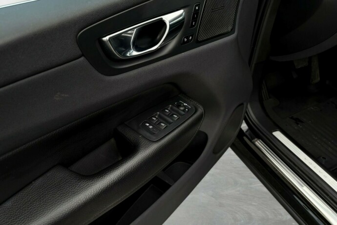 volvo-xc-60-plug-in-petrol-2020-big-15