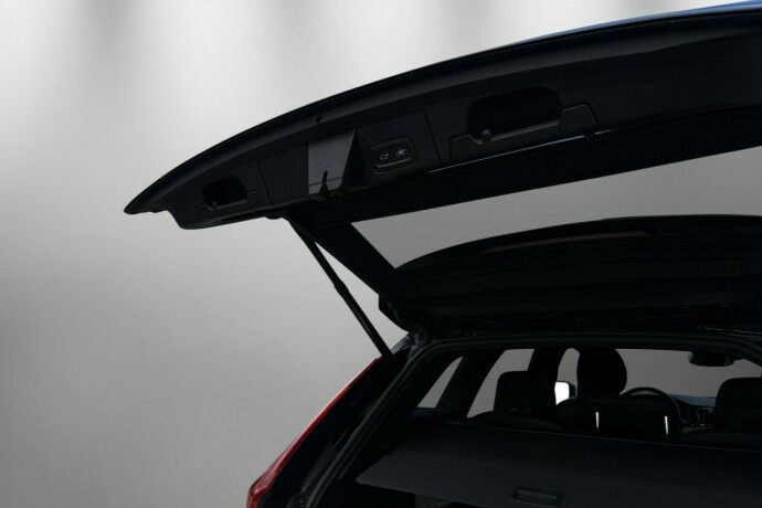 volvo-xc-60-plug-in-petrol-2020-big-12