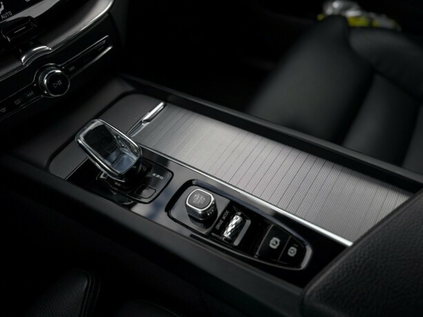 volvo-xc-60-plug-in-petrol-2020-big-28