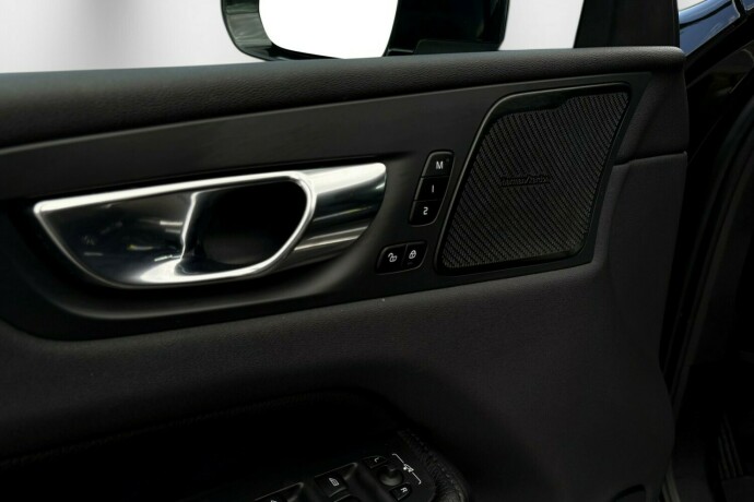 volvo-xc-60-plug-in-petrol-2020-big-16