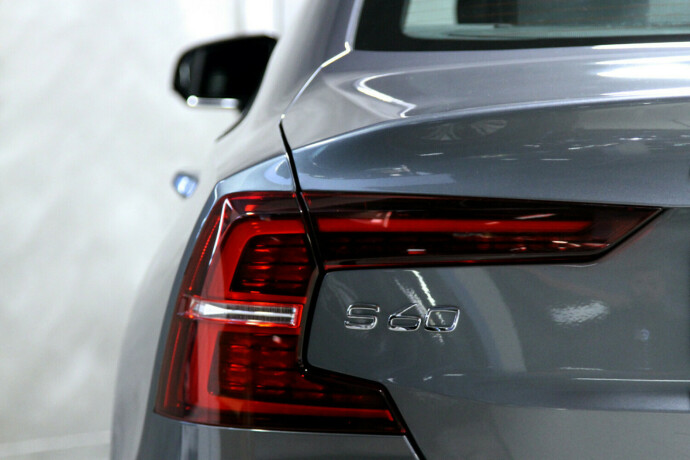 volvo-s60-plug-in-petrol-2020-big-31
