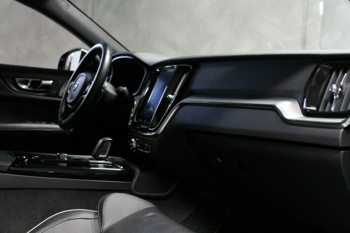 volvo-s60-plug-in-petrol-2020-big-7