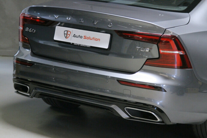 volvo-s60-plug-in-petrol-2020-big-32