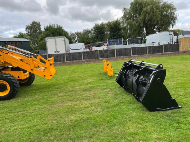 2010-jcb-3cx-traktorgraver-gravemaskin-big-9