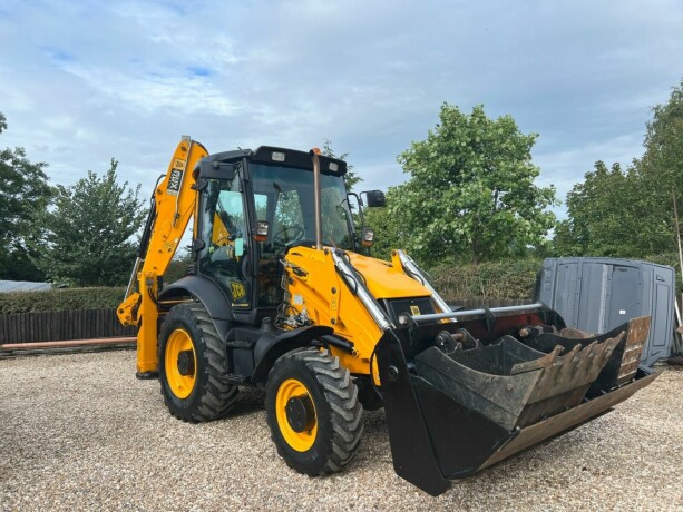 2010-jcb-3cx-traktorgraver-gravemaskin-big-0