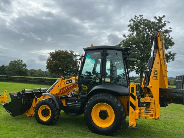 2010-jcb-3cx-traktorgraver-gravemaskin-big-2