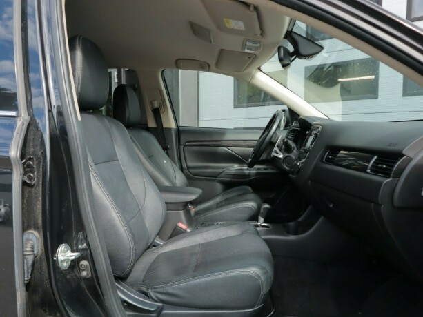 mitsubishi-outlander-diesel-2016-big-12