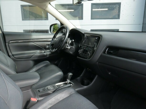 mitsubishi-outlander-diesel-2016-big-9