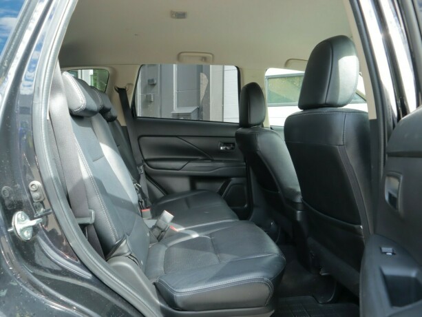 mitsubishi-outlander-diesel-2016-big-11
