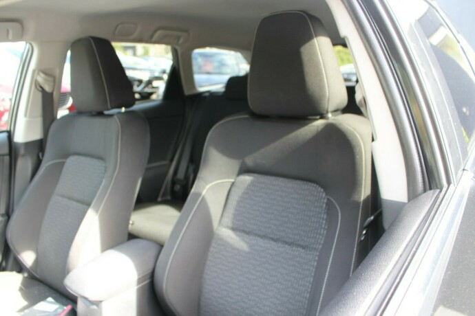 toyota-auris-elektrisitetbensin-2015-big-7