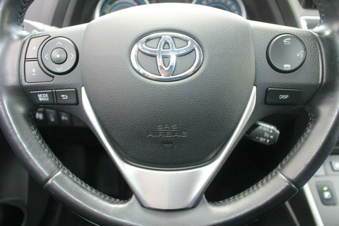 toyota-auris-elektrisitetbensin-2015-big-12