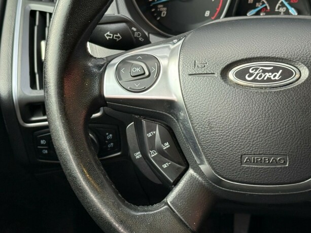 ford-focus-bensin-2013-big-27
