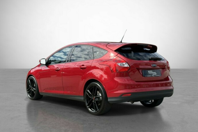 ford-focus-bensin-2013-big-7