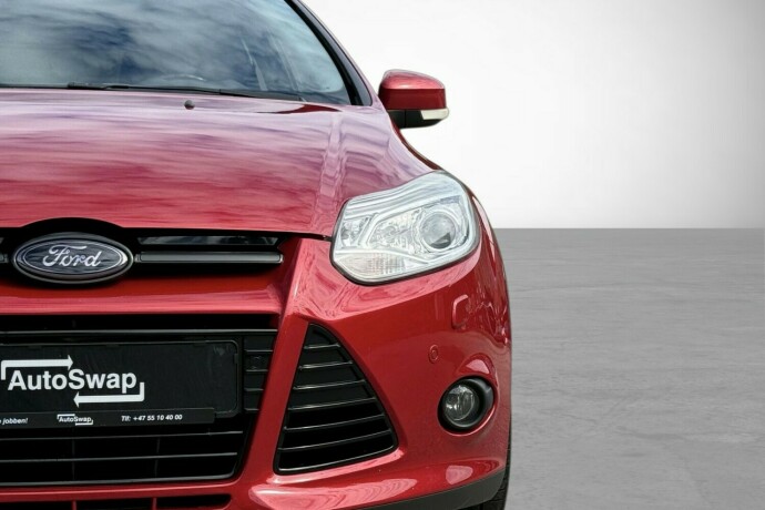 ford-focus-bensin-2013-big-4