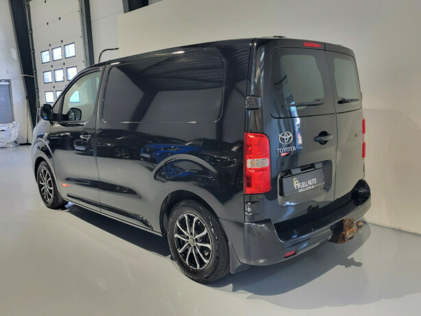 toyota-proace-diesel-2017-big-2