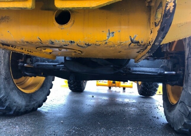 2008-teleskoplaster-jcb-540-170-big-9