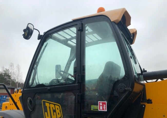 2008-teleskoplaster-jcb-540-170-big-10