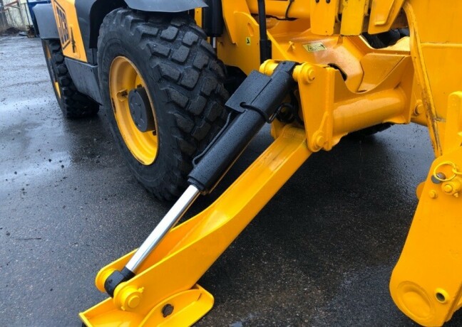 2008-teleskoplaster-jcb-540-170-big-5