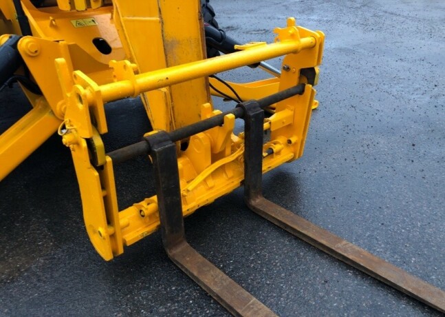 2008-teleskoplaster-jcb-540-170-big-4