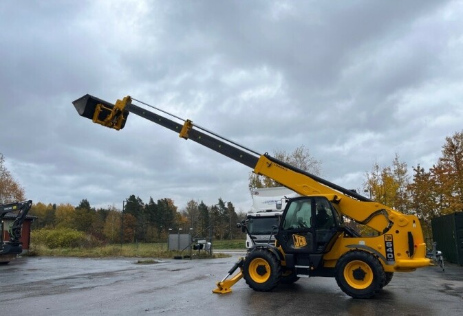 2008-teleskoplaster-jcb-540-big-0