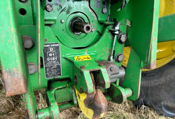 2002-traktor-john-deere-6310-big-3