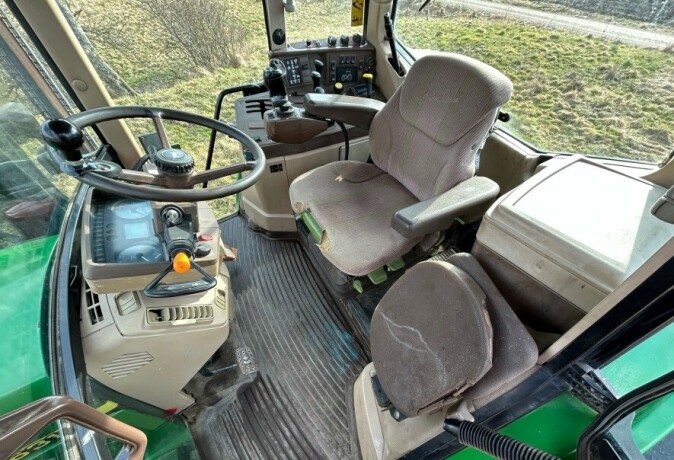 2002-traktor-john-deere-6310-big-10