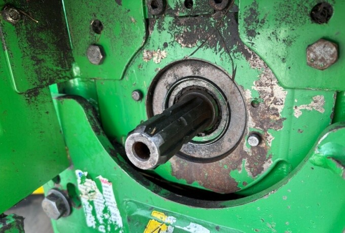 2007-traktor-john-deere-6430-big-9