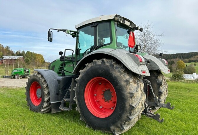 2011-traktor-fendt-930-big-4