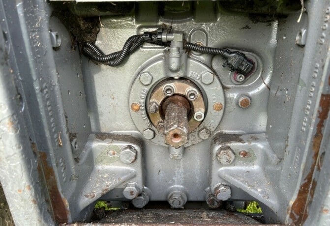 2011-traktor-fendt-930-big-8