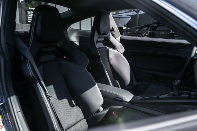 porsche-911-bensin-2025-big-13