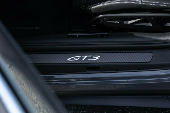 porsche-911-bensin-2025-big-44