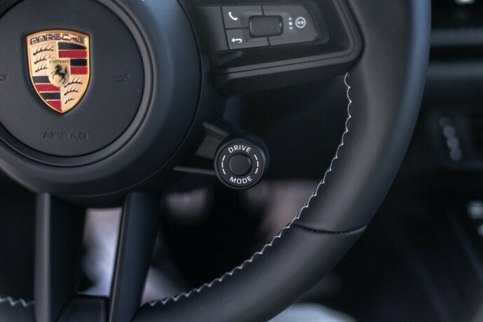 porsche-911-bensin-2025-big-26