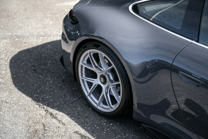 porsche-911-bensin-2025-big-38