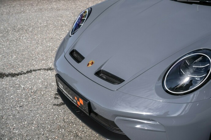 porsche-911-bensin-2025-big-5