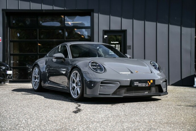 porsche-911-bensin-2025-big-1