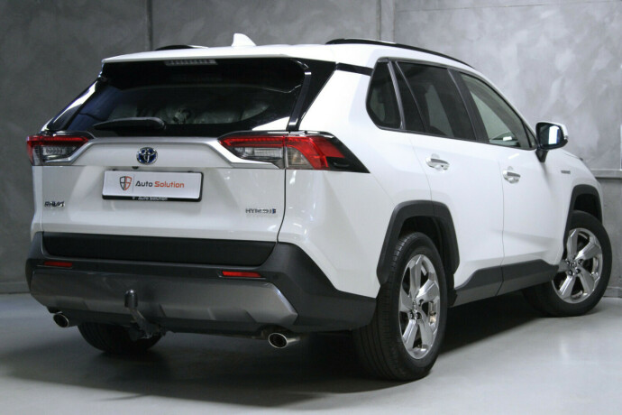 toyota-rav4-elektrisitetbensin-2019-big-1