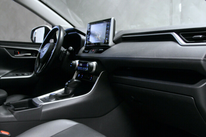 toyota-rav4-elektrisitetbensin-2019-big-6