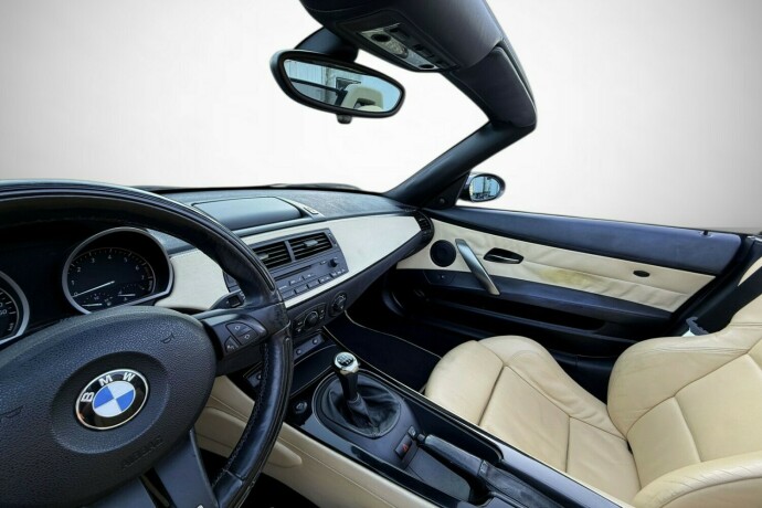 bmw-z4-bensin-2005-big-37