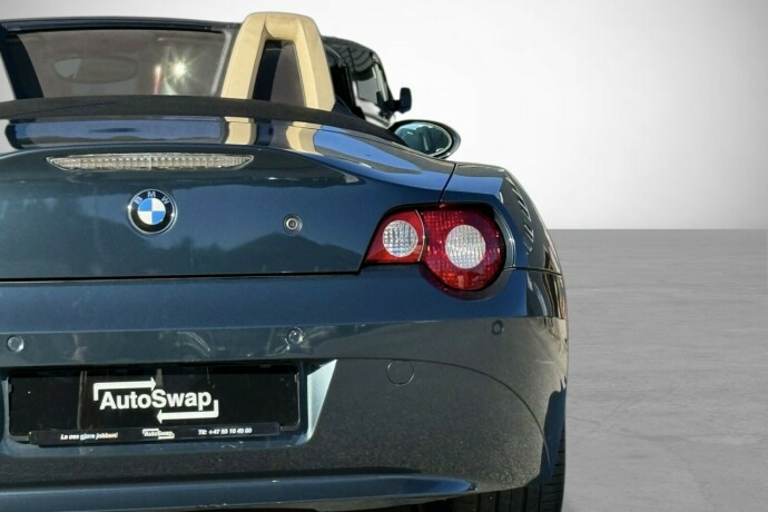 bmw-z4-bensin-2005-big-12