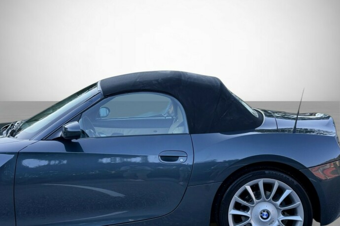 bmw-z4-bensin-2005-big-15