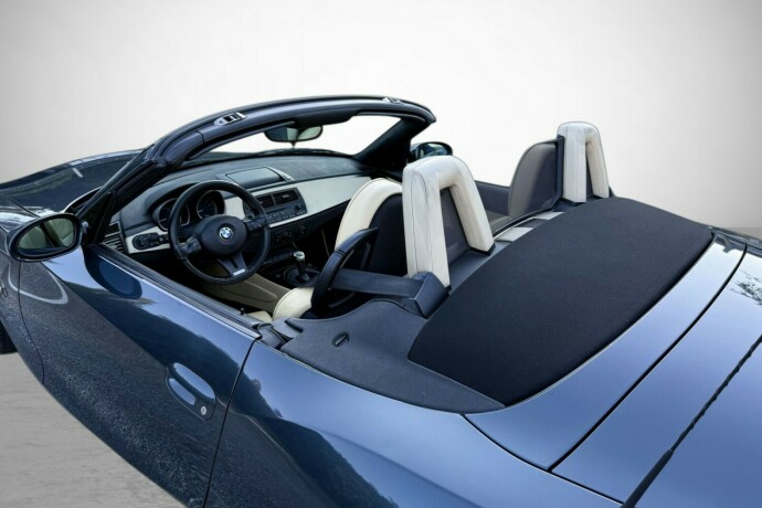 bmw-z4-bensin-2005-big-42