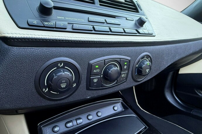 bmw-z4-bensin-2005-big-32
