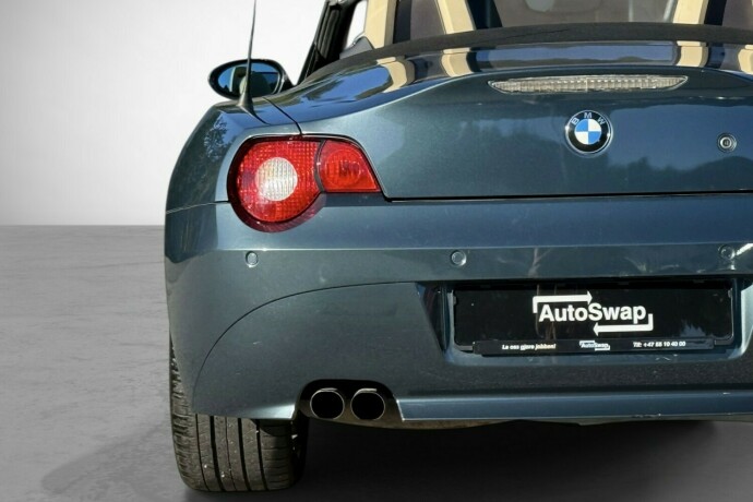 bmw-z4-bensin-2005-big-11