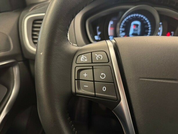 volvo-v40-cross-country-bensin-2018-big-18