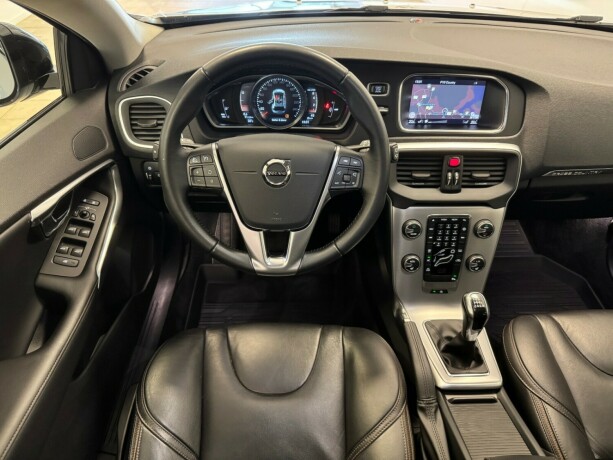 volvo-v40-cross-country-bensin-2018-big-9