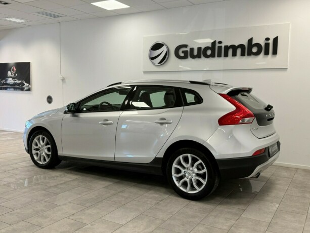 volvo-v40-cross-country-bensin-2018-big-3