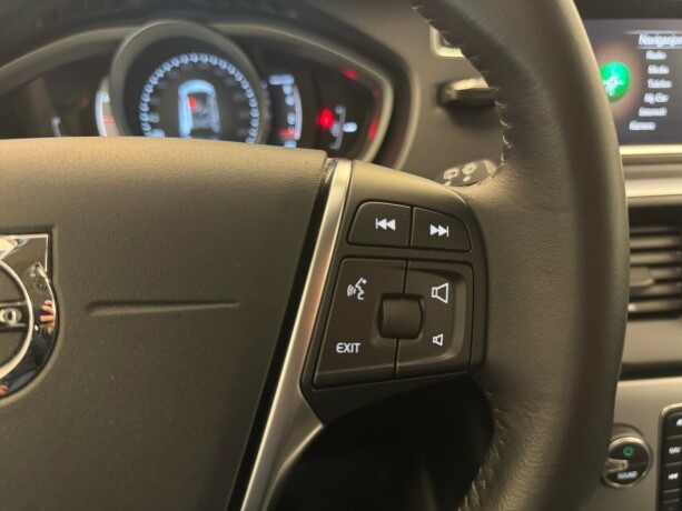 volvo-v40-cross-country-bensin-2018-big-19