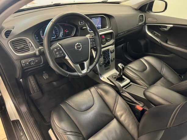 volvo-v40-cross-country-bensin-2018-big-6